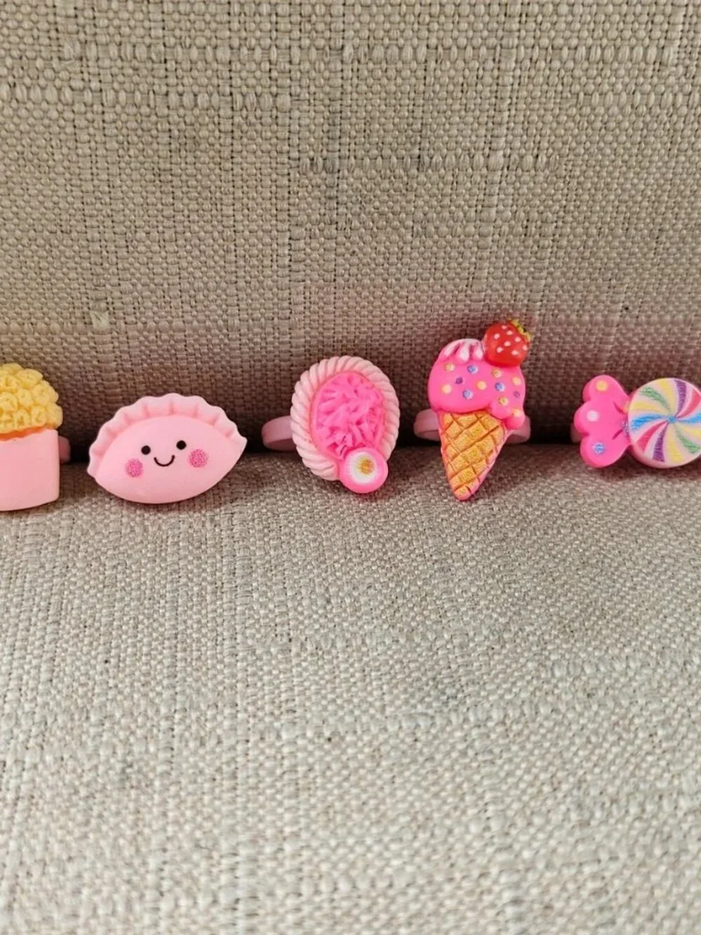 Kid Girl Rings Set of 5 Fashion Jewelry Plastic Rings Ice Cream Cone New